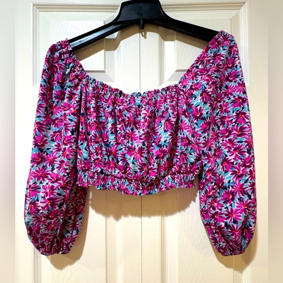 Lush Floral Long Puff Sleeve Cropped Top Size S. NWT - Picture 2 of 12